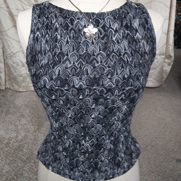 Vintage Top Women's IZ Byer Sleeveless Metallic Scale Print Gray Silver Black M - Picture 1 of 11